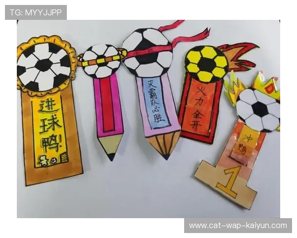 足球文创市集在球迷广场盛大开幕，足球文创产品